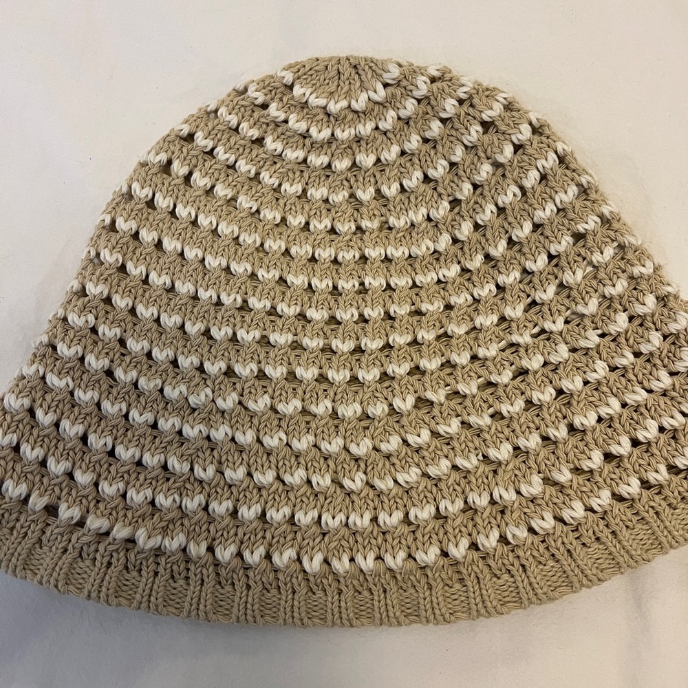 Bucket hat